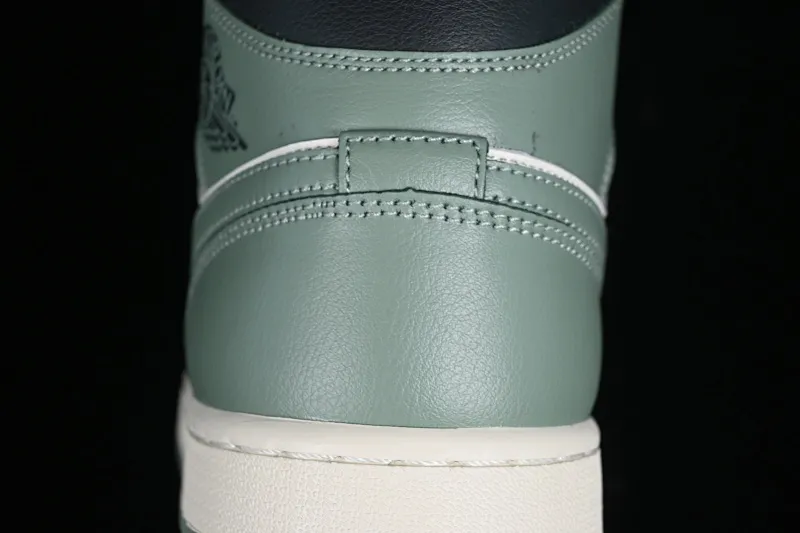 All categories Air Jordan Jordan series basketball shoes Air Jordan 1 Mid Air Jordan 1 Mid AJ1 Joe 1 fresh warm green Zhongbang basketball shoes BQ6472-130